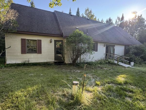 812 S Lakeside RD, Cedarville, MI 49719