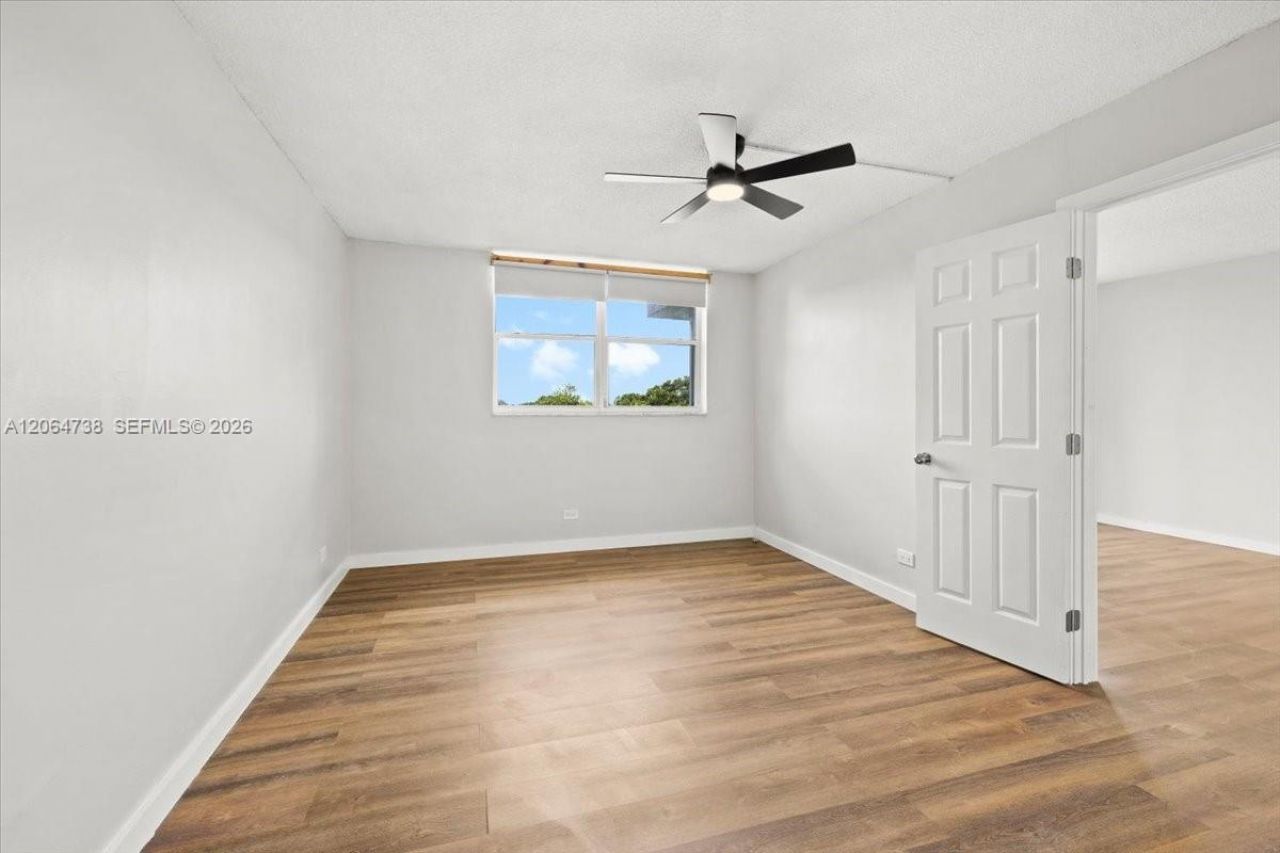 447 NE 195 Th St , Unit 414, Miami, FL 33179 Photo