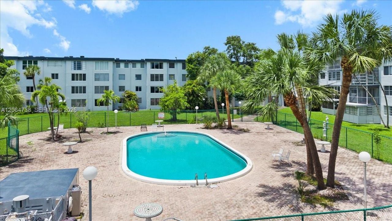 447 NE 195 Th St , Unit 414, Miami, FL 33179 Photo