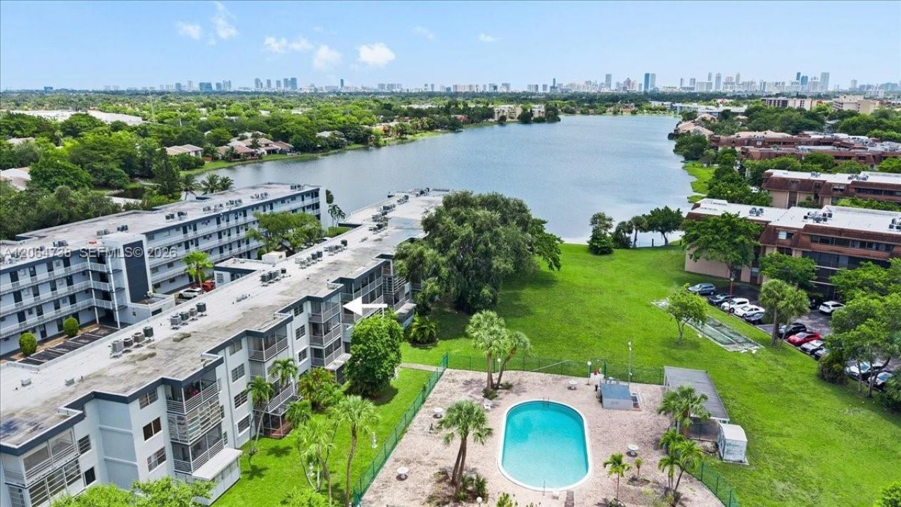 447 NE 195 Th St , Unit 414, Miami, FL 33179 Photo