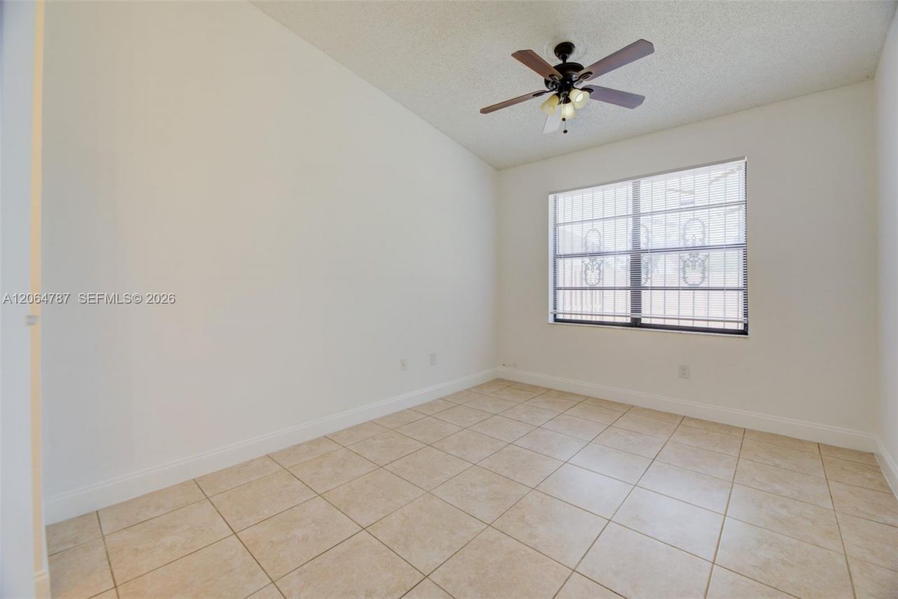 6707 NW 193rd Ln, Hialeah, FL 33015 Photo