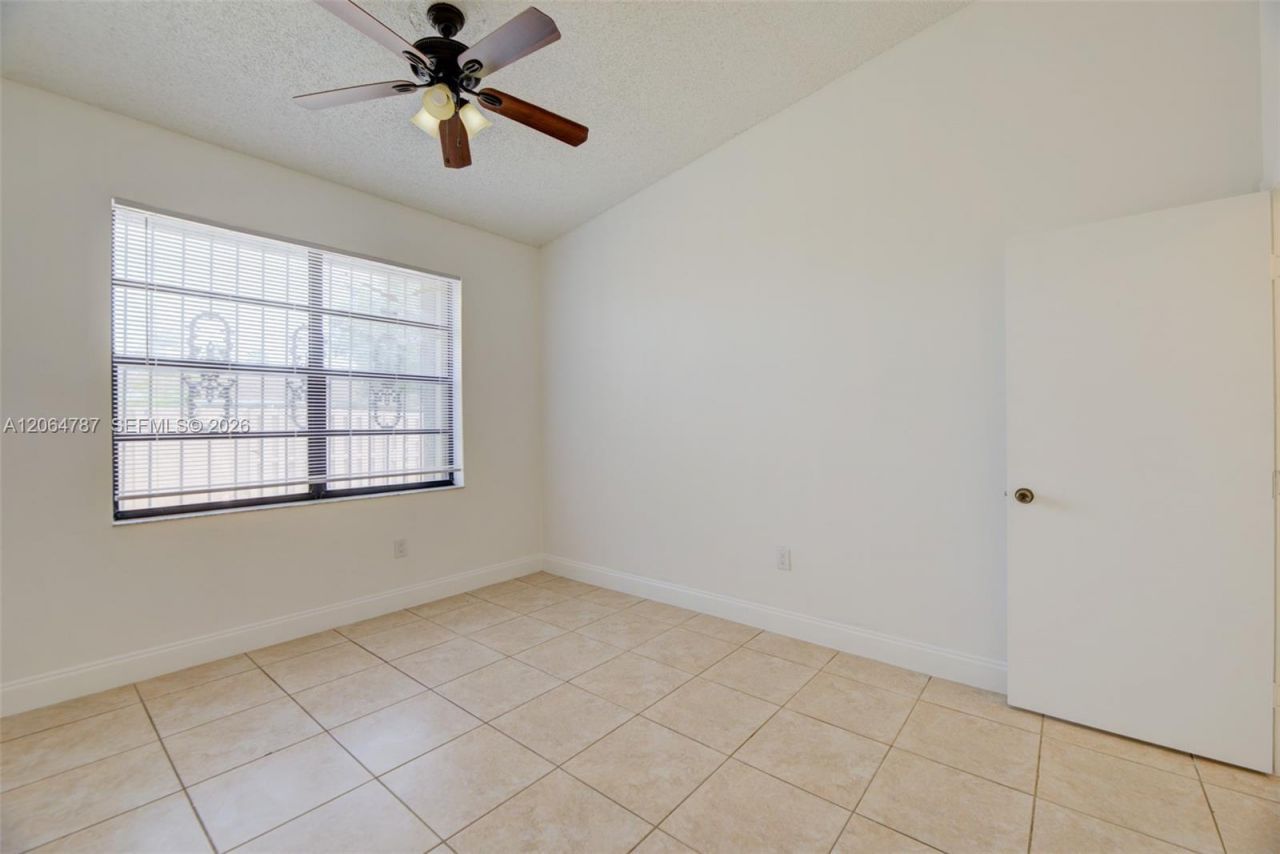 6707 NW 193rd Ln, Hialeah, FL 33015 Photo