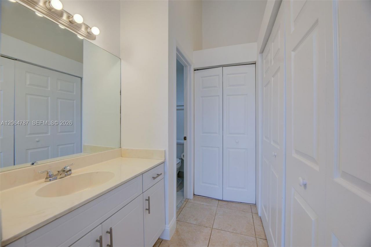 6707 NW 193rd Ln, Hialeah, FL 33015 Photo