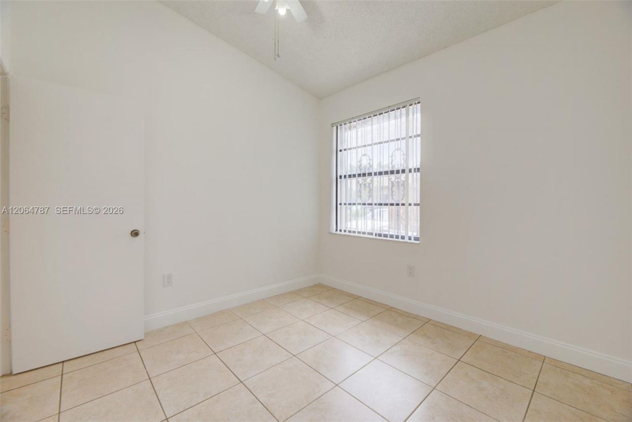 6707 NW 193rd Ln, Hialeah, FL 33015 Photo