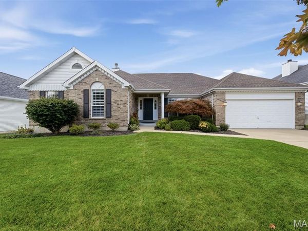752 Hawk Run Drive, O'Fallon, MO 63368