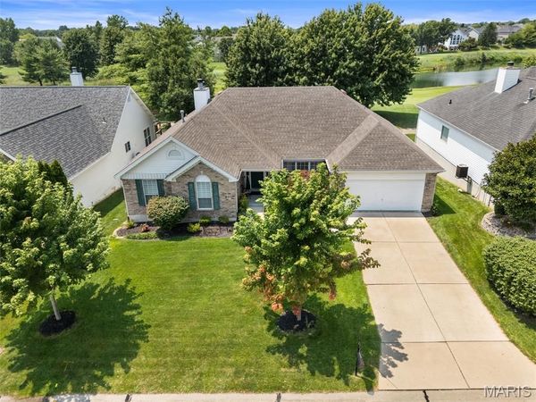 752 Hawk Run Drive , O'Fallon, MO 63368