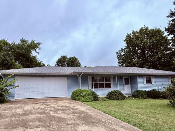 1009 E 10th Street , Mountain Grove, MO 65711
