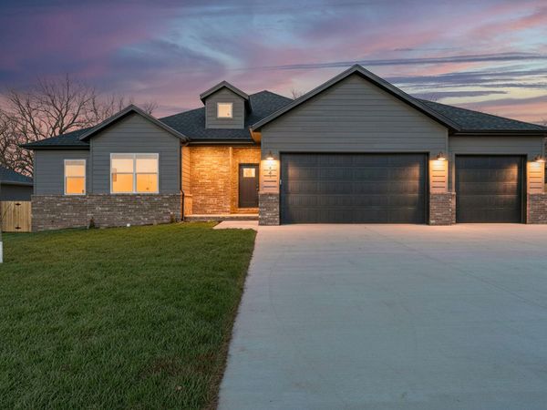 1436 N Carter Way , Republic, MO 65738