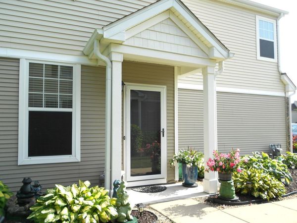 1950 Cobblestone Drive , Carpentersville, IL 60110