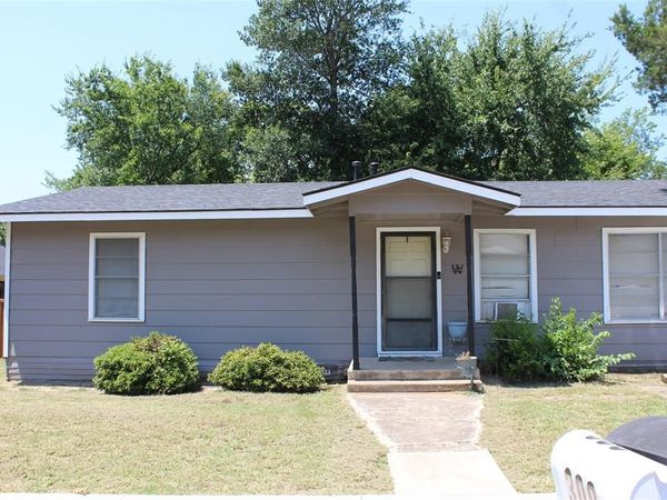 310 S Santa Fe Street, Wolfe City, TX 75496