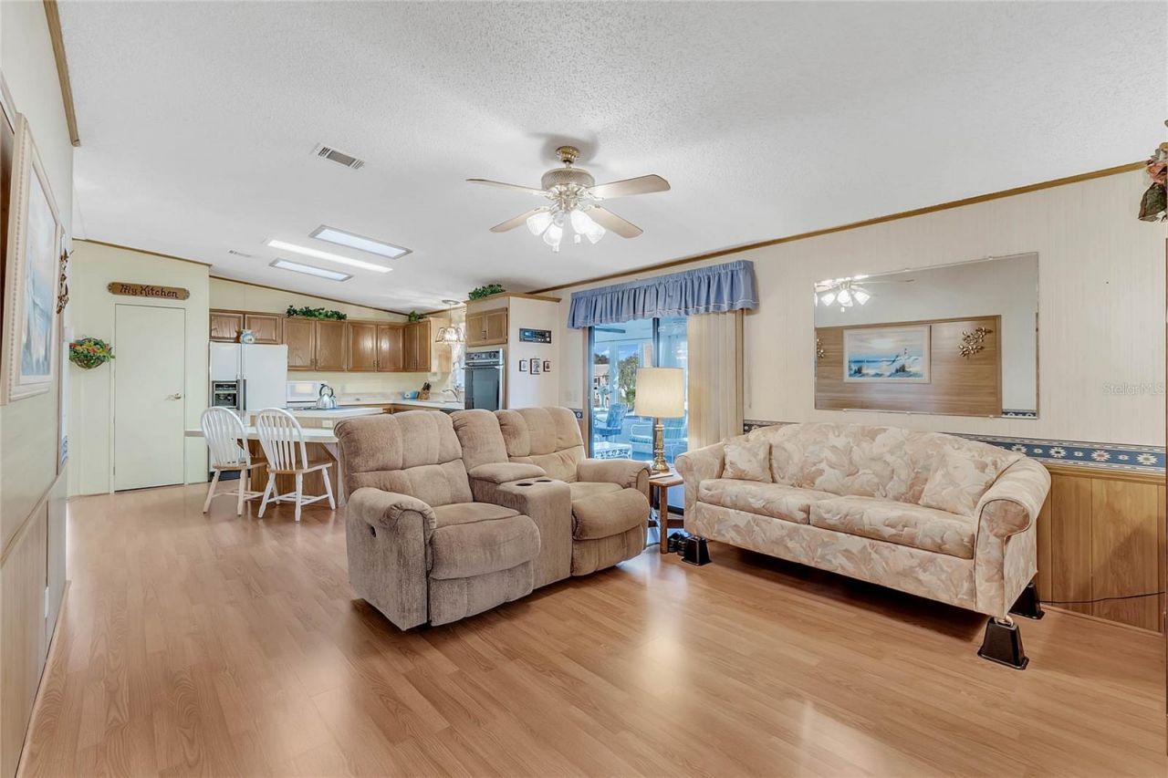 1690 Nassau Circle , Tavares, FL 32778 Photo