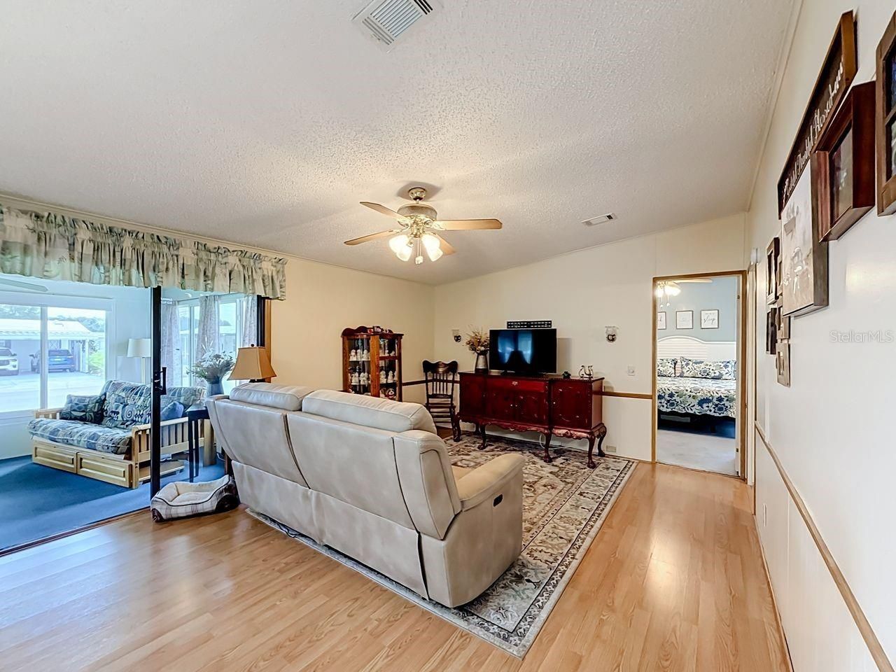 1690 Nassau Circle , Tavares, FL 32778 Photo