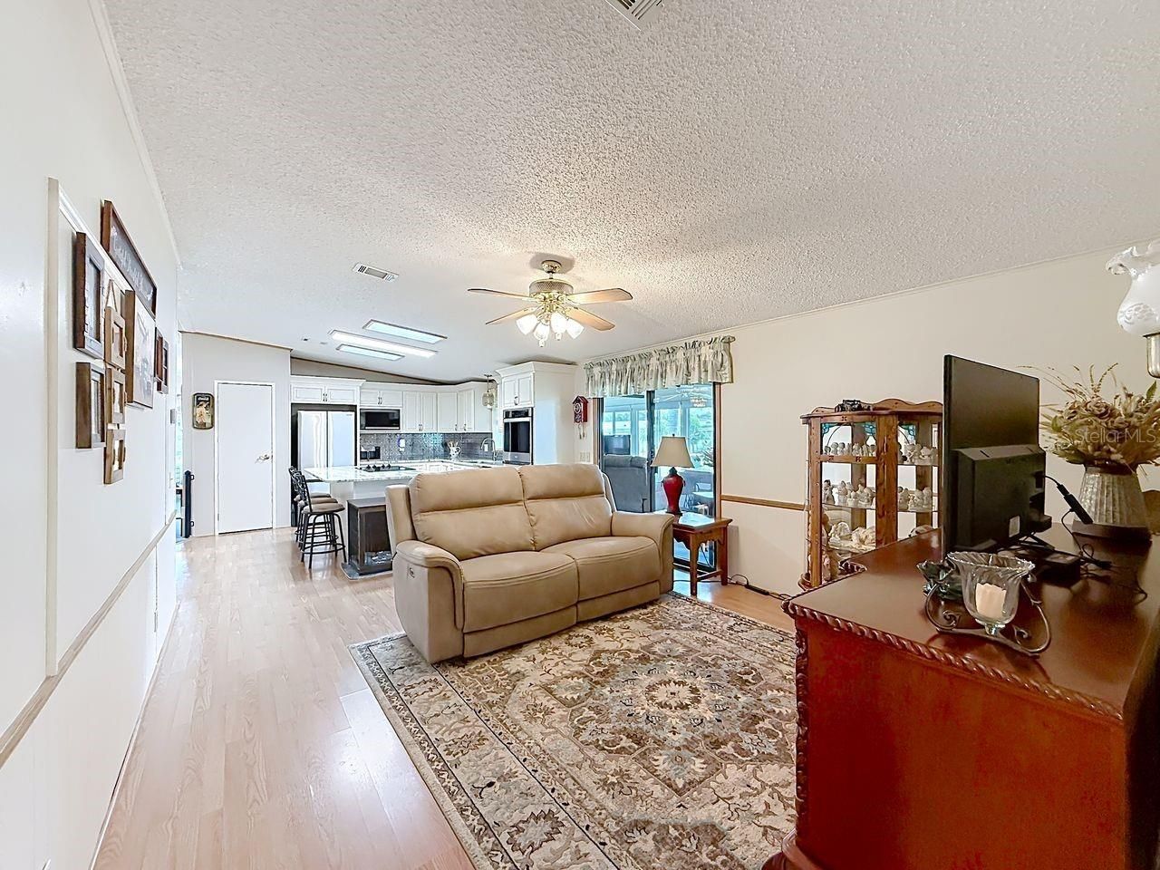 1690 Nassau Circle , Tavares, FL 32778 Photo