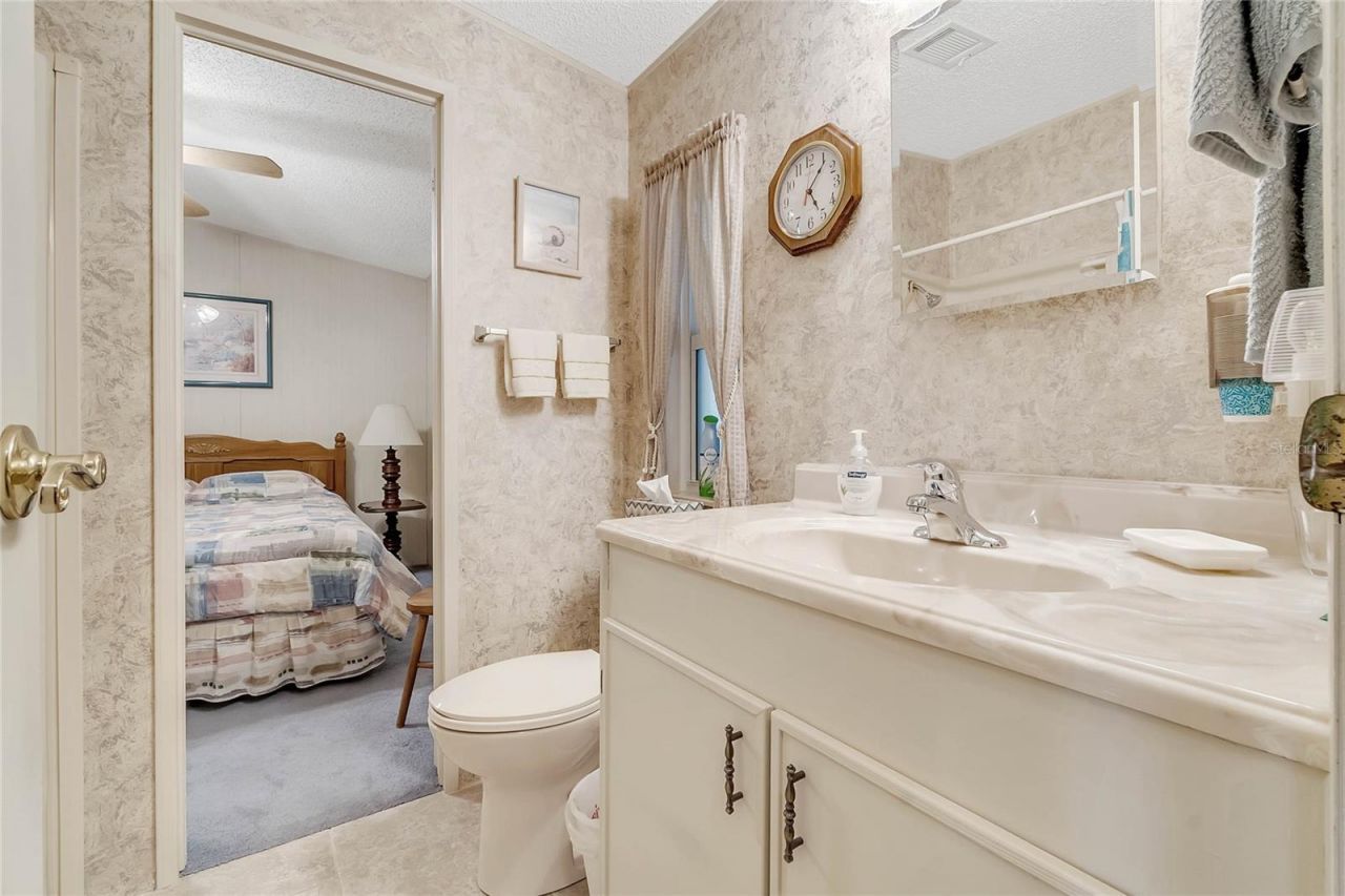 1690 Nassau Circle , Tavares, FL 32778 Photo