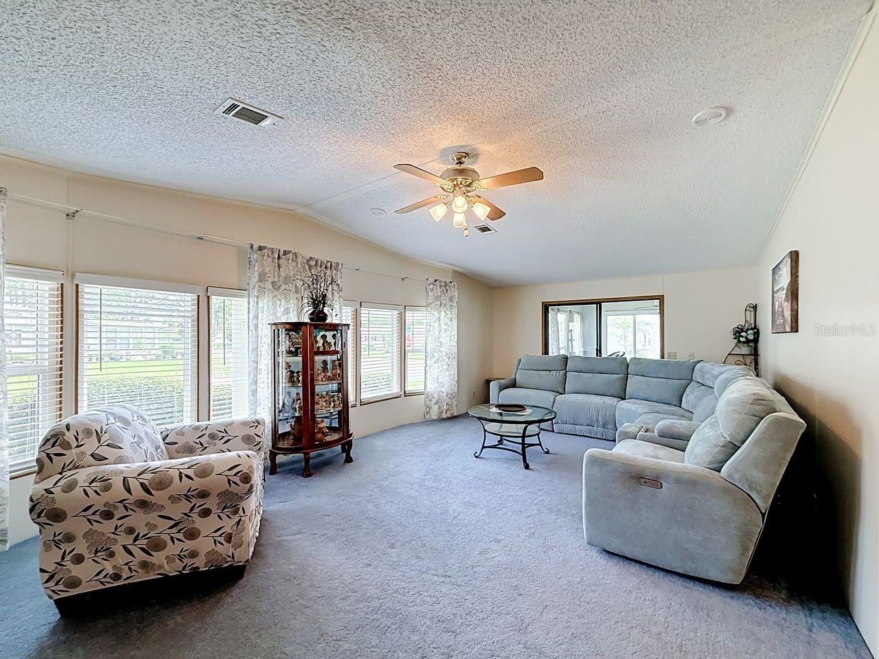 1690 Nassau Circle , Tavares, FL 32778 Photo