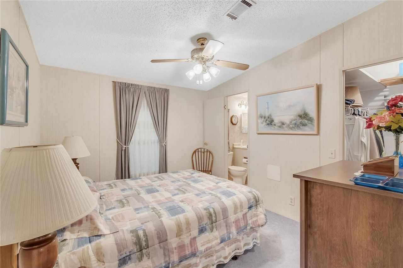 1690 Nassau Circle , Tavares, FL 32778 Photo