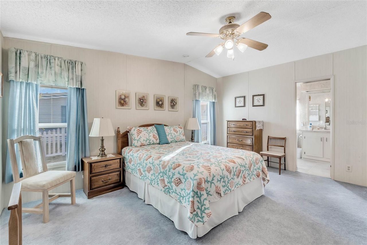 1690 Nassau Circle , Tavares, FL 32778 Photo