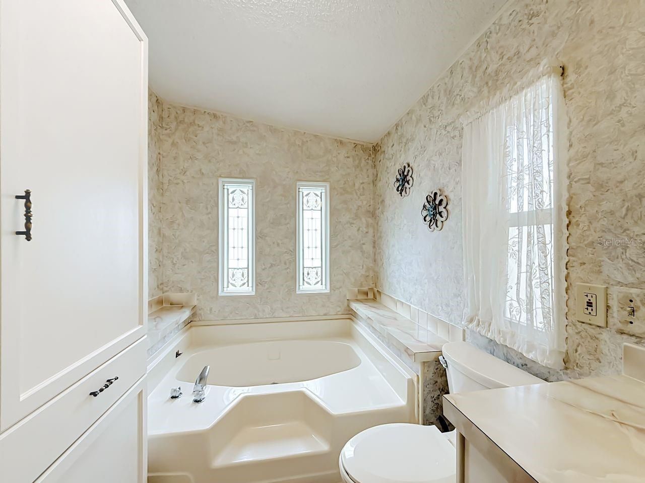 1690 Nassau Circle , Tavares, FL 32778 Photo