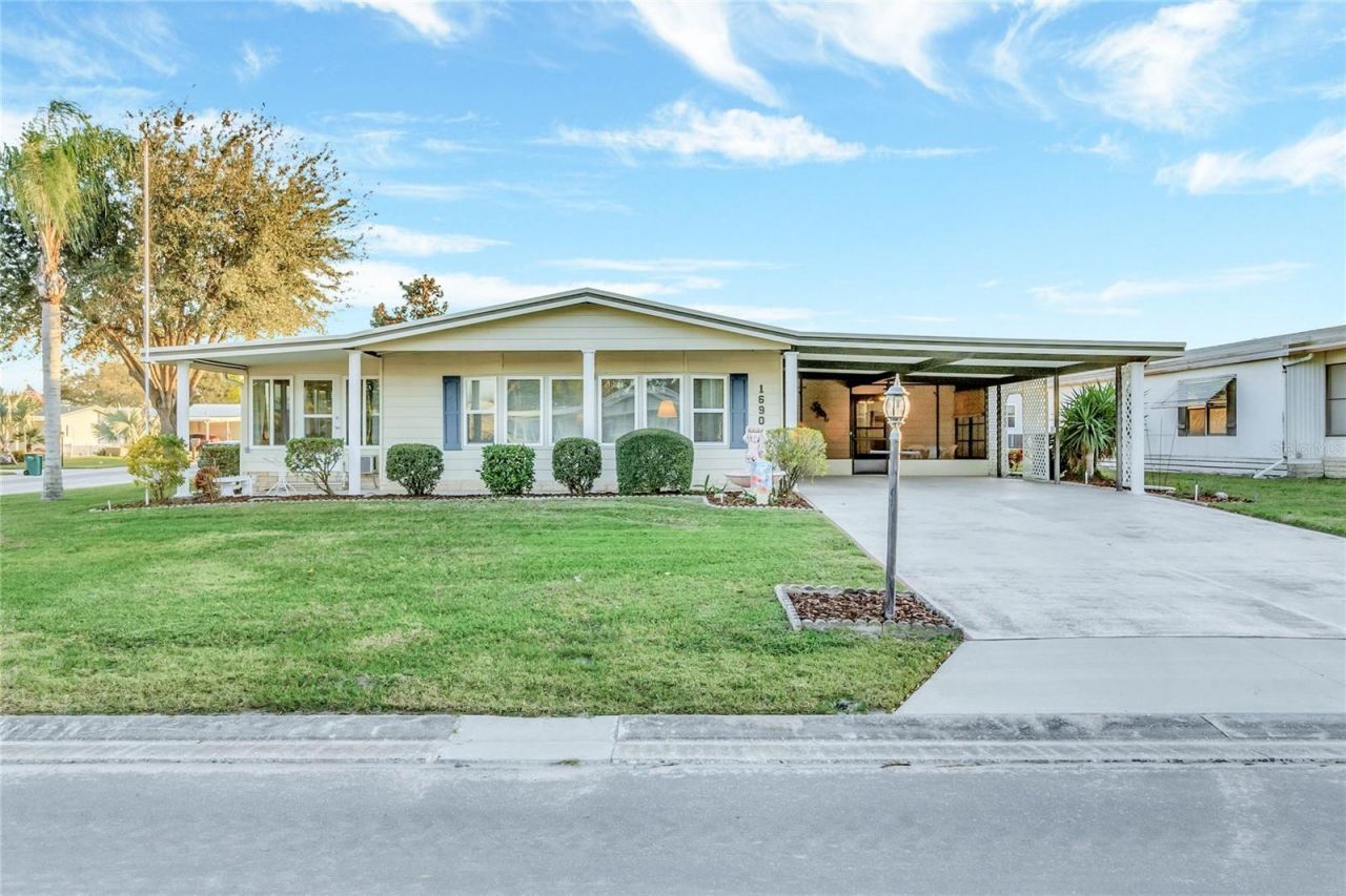1690 Nassau Circle , Tavares, FL 32778 Photo