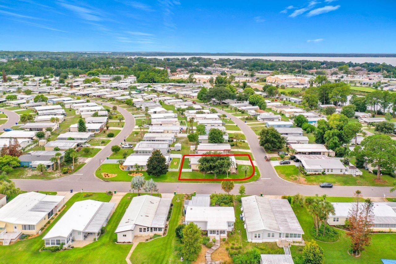 1690 Nassau Circle , Tavares, FL 32778 Photo