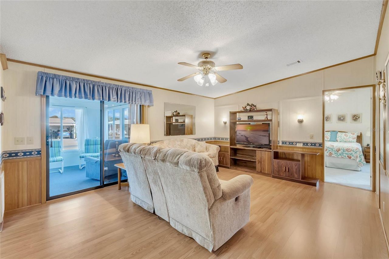 1690 Nassau Circle , Tavares, FL 32778 Photo