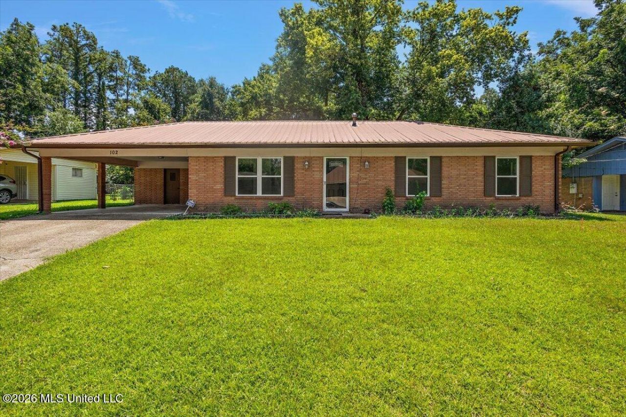 102 Belva Drive, Vicksburg, MS 39180 Main Photo
