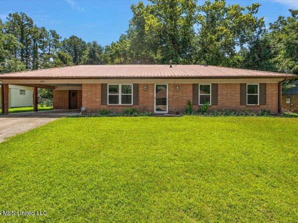 102 Belva Drive, Vicksburg, MS 39180