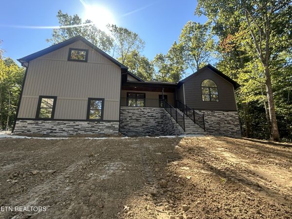 633 Icy Cove Tr, Monterey, TN 38574