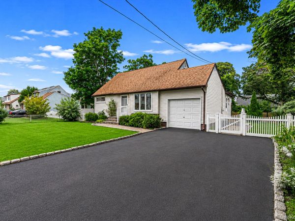236 36th Street , Lindenhurst, NY 11757