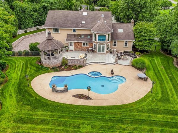 10 Deforest Court, West Nyack, NY 10994