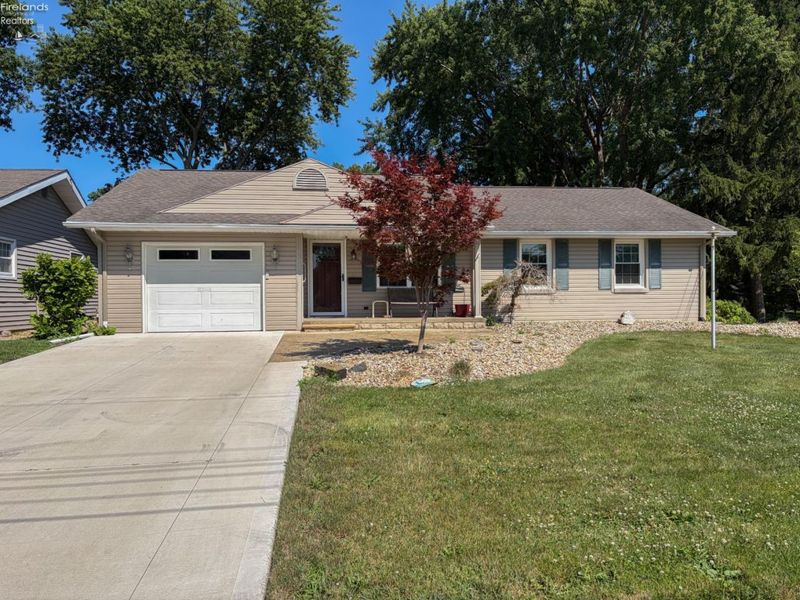 1107 Columbia Avenue, Port Clinton, OH 43452 Photo 1