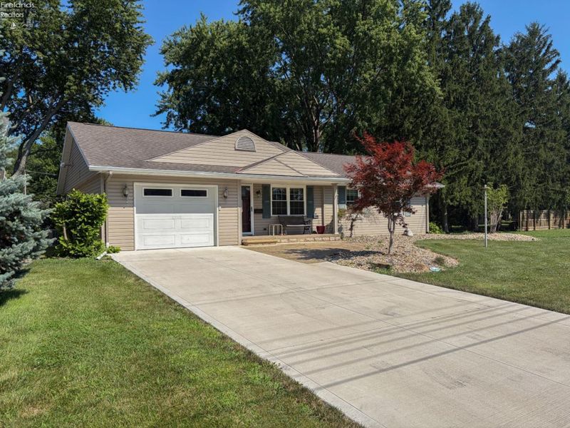 1107 Columbia Avenue, Port Clinton, OH 43452 Photo 2