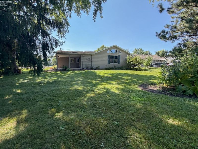 1107 Columbia Avenue, Port Clinton, OH 43452 Photo 32