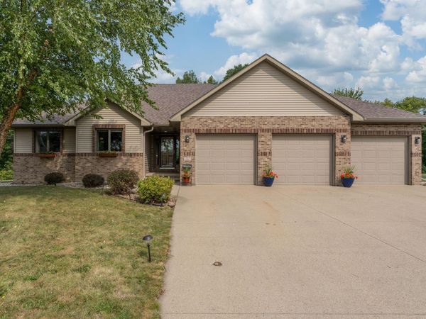 120 Sunburst Circle, Mankato, MN 56001
