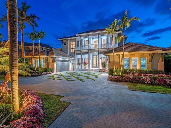 3801 CRAYTON RD , NAPLES, FL 34103
