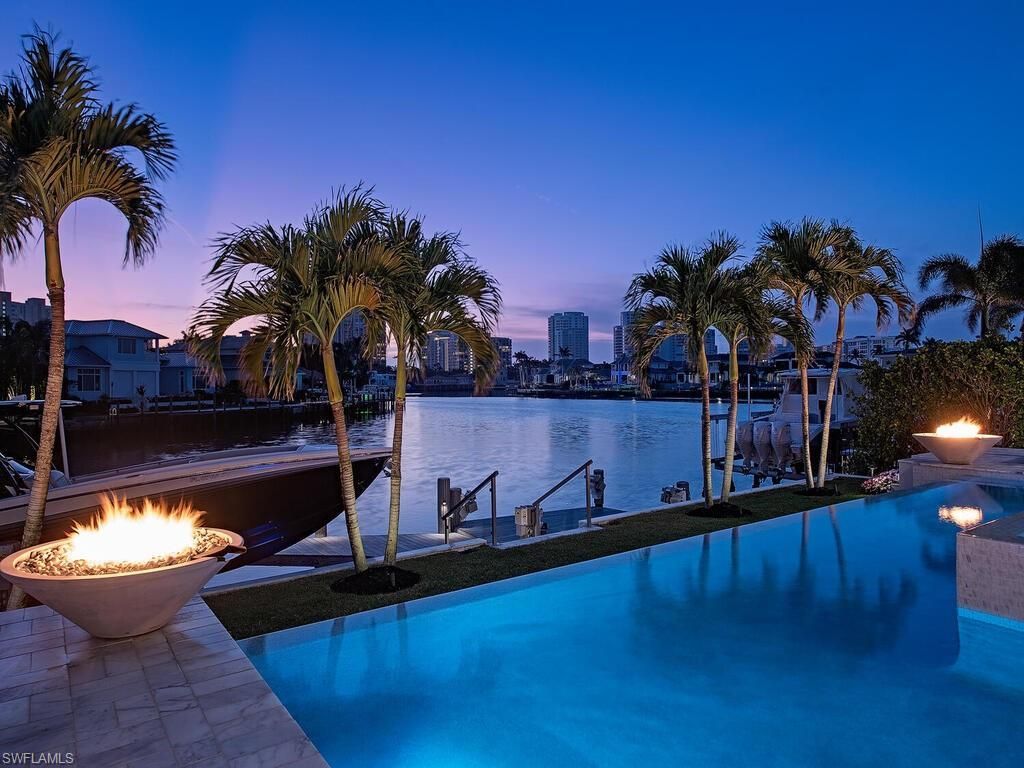 3801 Crayton Rd , Naples, FL 34103 Photo