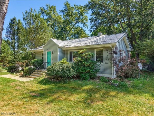 7091 Akron Avenue NW, New Franklin, OH 44614