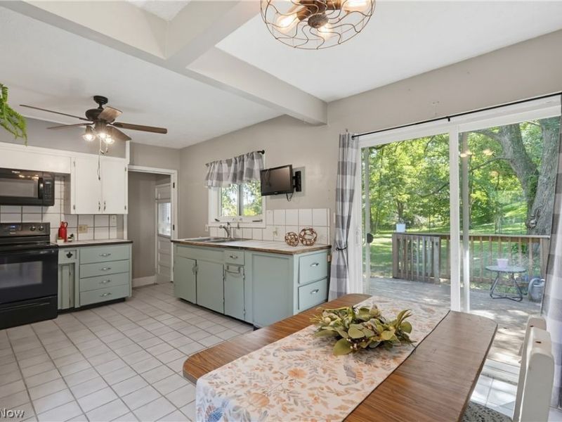7091 Akron Avenue NW, New Franklin, OH 44614 Photo 5
