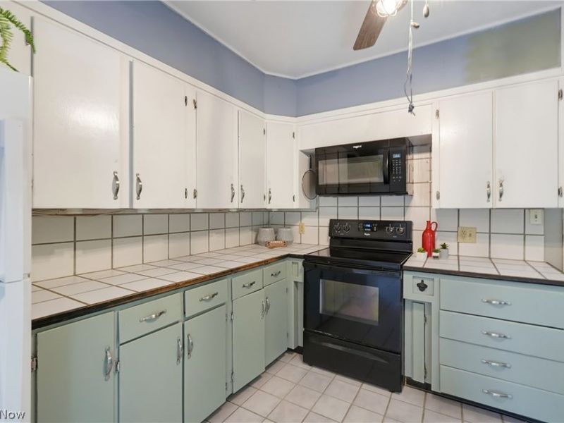 7091 Akron Avenue NW, New Franklin, OH 44614 Photo 7