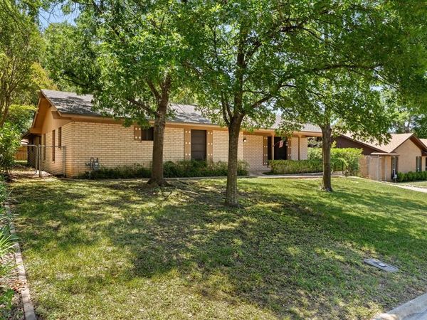 303 E 20th Avenue , Belton, TX 76513