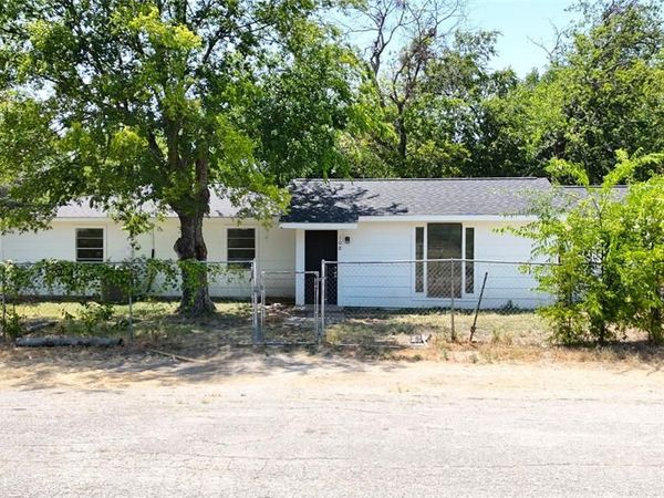 108 E Kirby Avenue, Quinlan, TX 75474