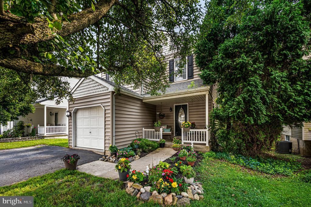 930 TRELLIS LANE , WEST CHESTER, PA 19382