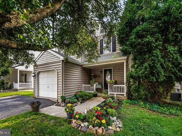 930 TRELLIS LANE, WEST CHESTER, PA 19382