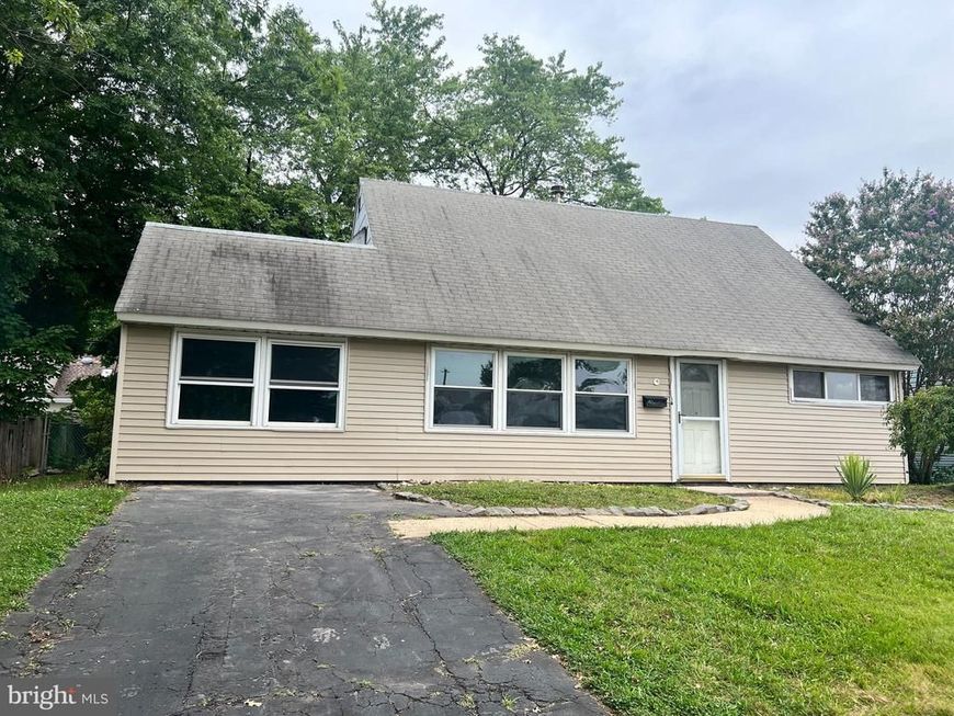 19 Vicar Lane, Levittown, PA 19054 Main Photo