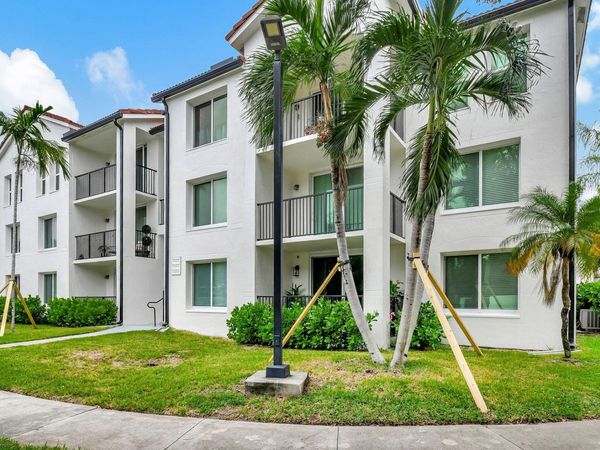 703 VILLA Circle, Unit 703, Boynton Beach, FL 33435