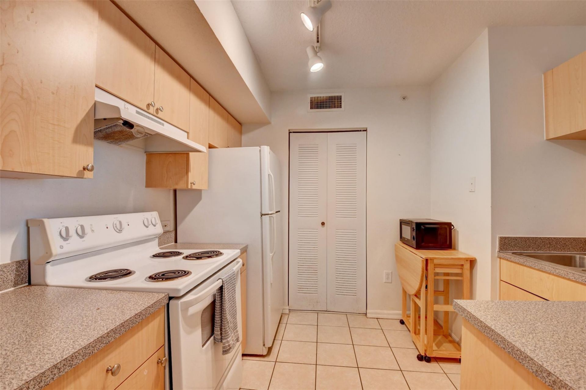 703 Villa Circle, Unit 703, Boynton Beach, FL 33435 Photo