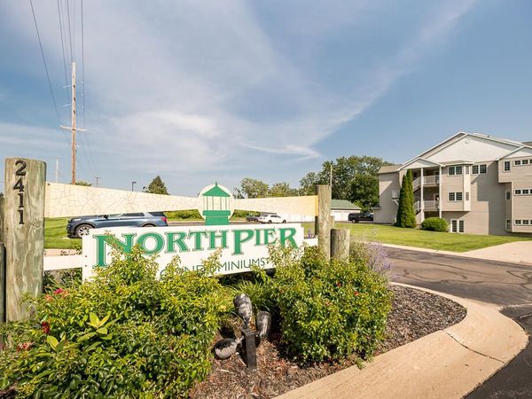 2411 Lake Avenue, Unit 15, Muskegon, MI 49445