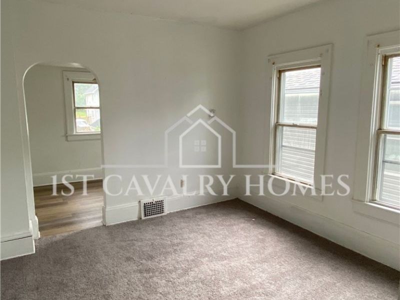 1383 Curtis Street, Unit 2 up, Akron, OH 44301 Photo 6