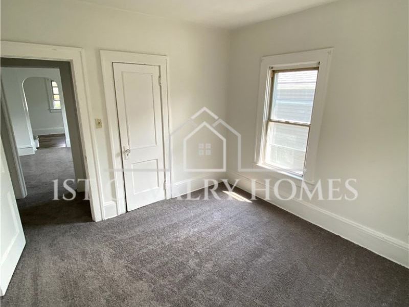 1383 Curtis Street, Unit 2 up, Akron, OH 44301 Photo 9