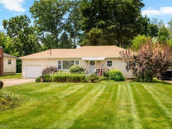 3112 N Bender Avenue , Akron, OH 44319